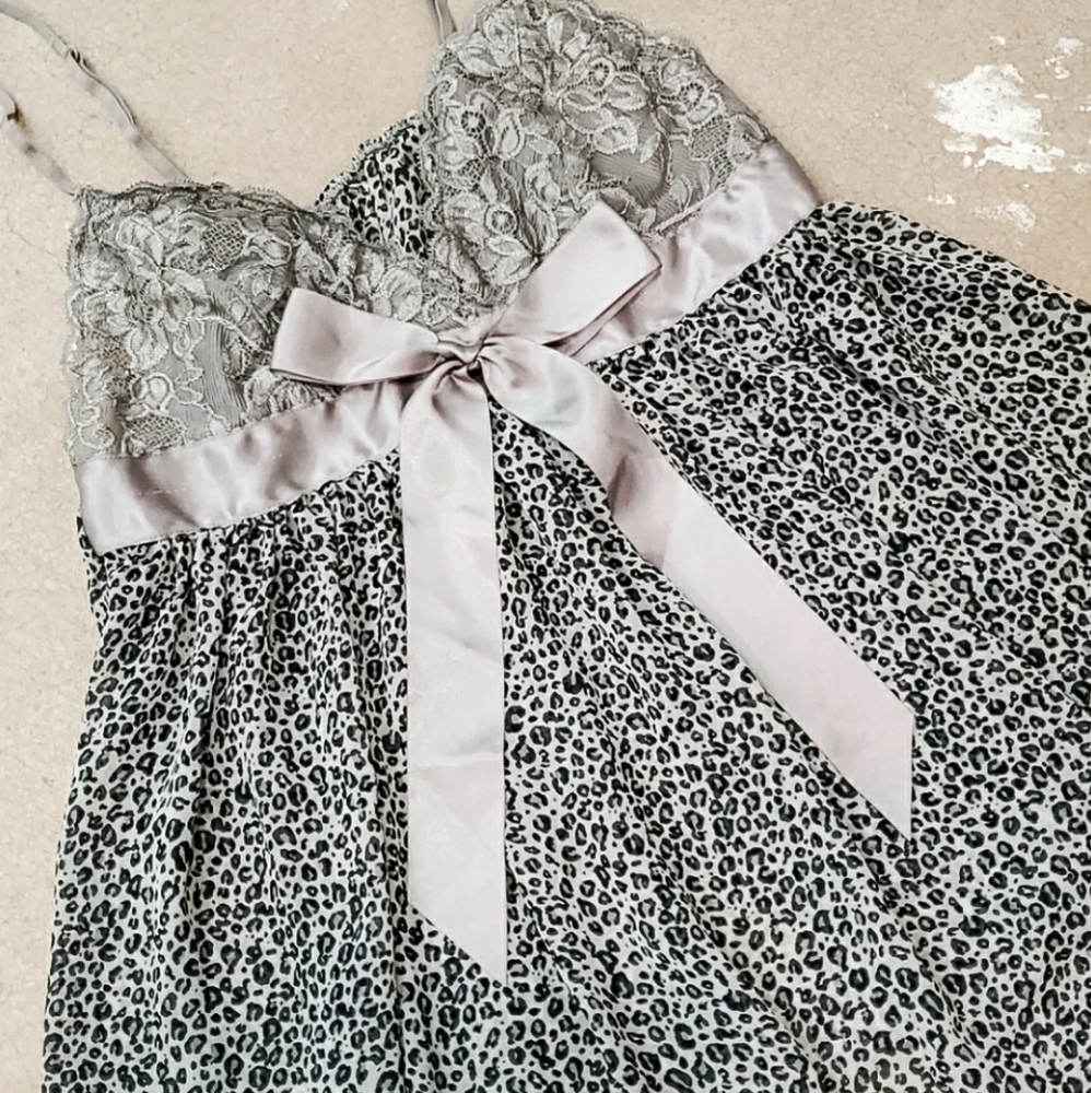 Inner Secrets Gray Lace Leopard Babydoll Negligee